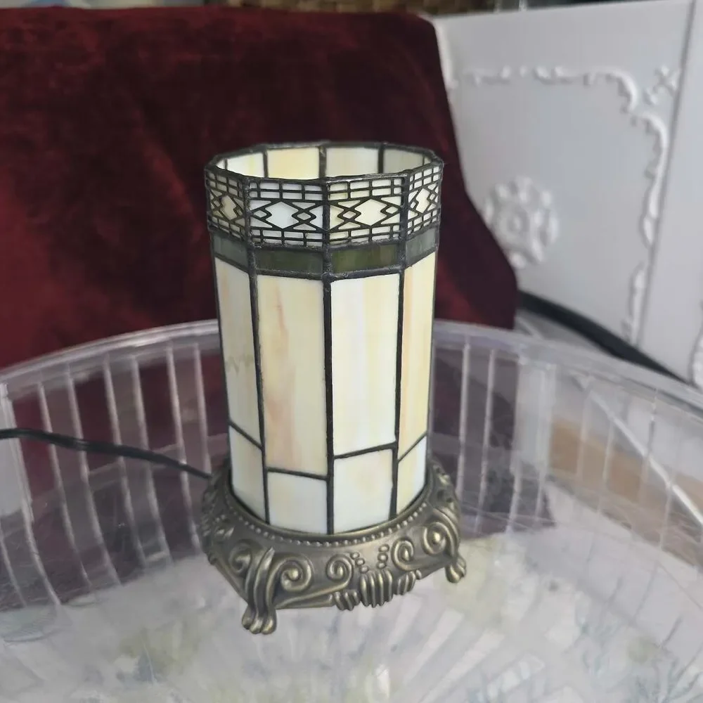 Vintage Tiffany Style Slag Glass Accent Table Lamp Stained Glass